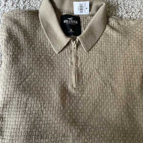 Men’s Hollister Quarter Zip - Picture 4 of 7